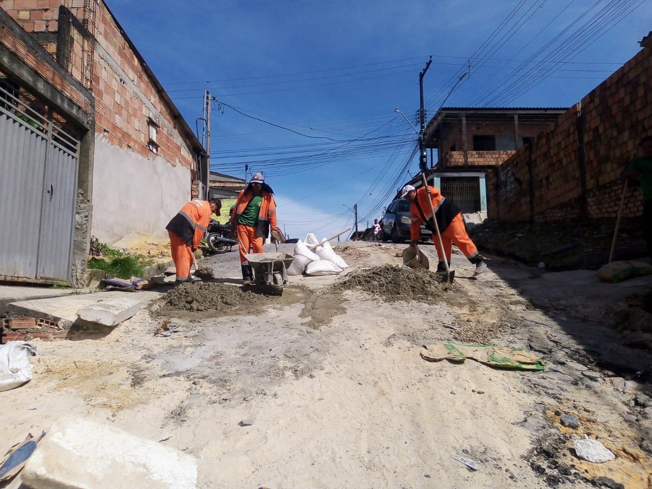 Prefeitura de Manaus trabalha na implantação de 200 metros de drenagem superficial no bairro Cidade de Deus