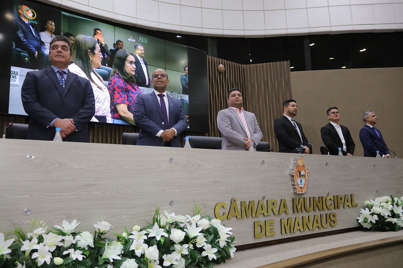 Secretário Walfran Torres é homenageado com Medalha de Ouro da Cidade de Manaus