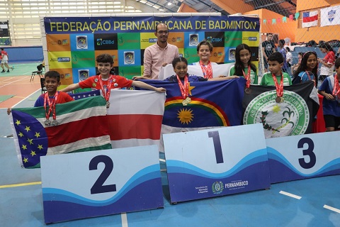 Atletas do programa ‘Manaus Olímpica’ ganham 12 medalhas no II Regional Norte-Nordeste de Badminton, em Recife