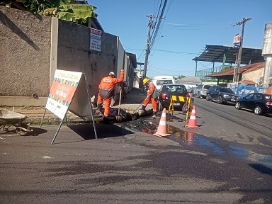 Prefeitura realiza desobstrução de bueiros e recuperação de rede de drenagem na zona Oeste de Manaus