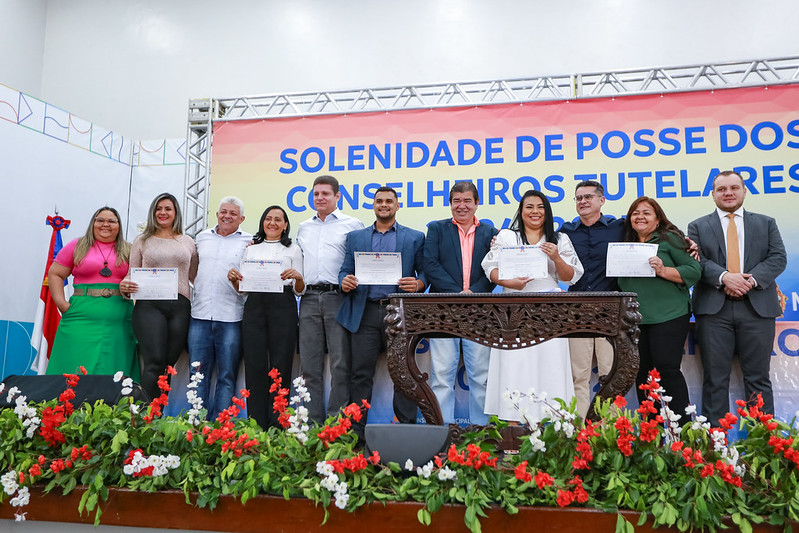 Prefeito empossa novos conselheiros tutelares para o quadriênio 2024/2027